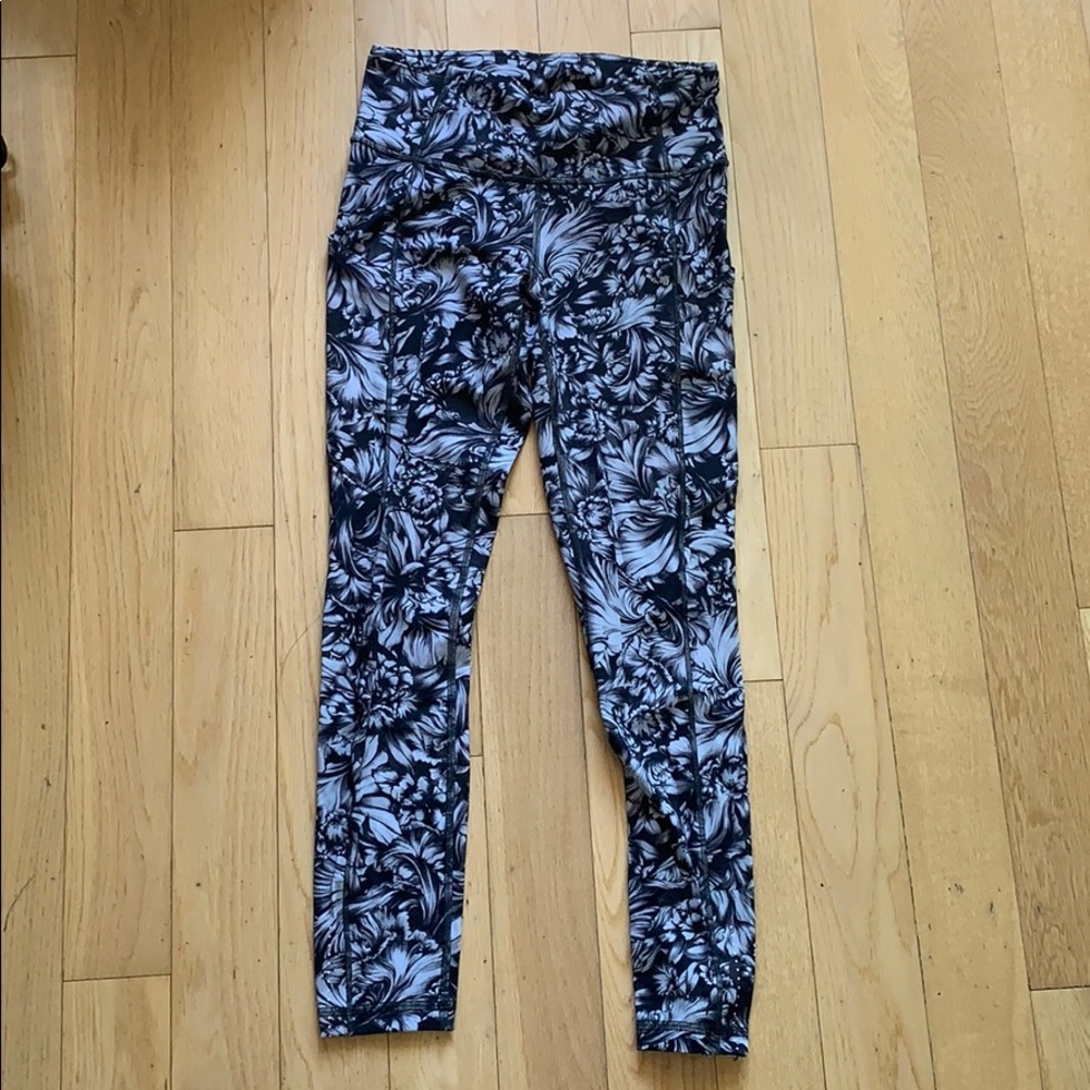 Lululemon Fast and Free Tight 25” US 6